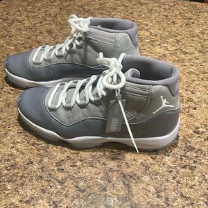 MENS JORDAN RETRO 11 COOL GRAY HIGH TOPS SIZE 9.5